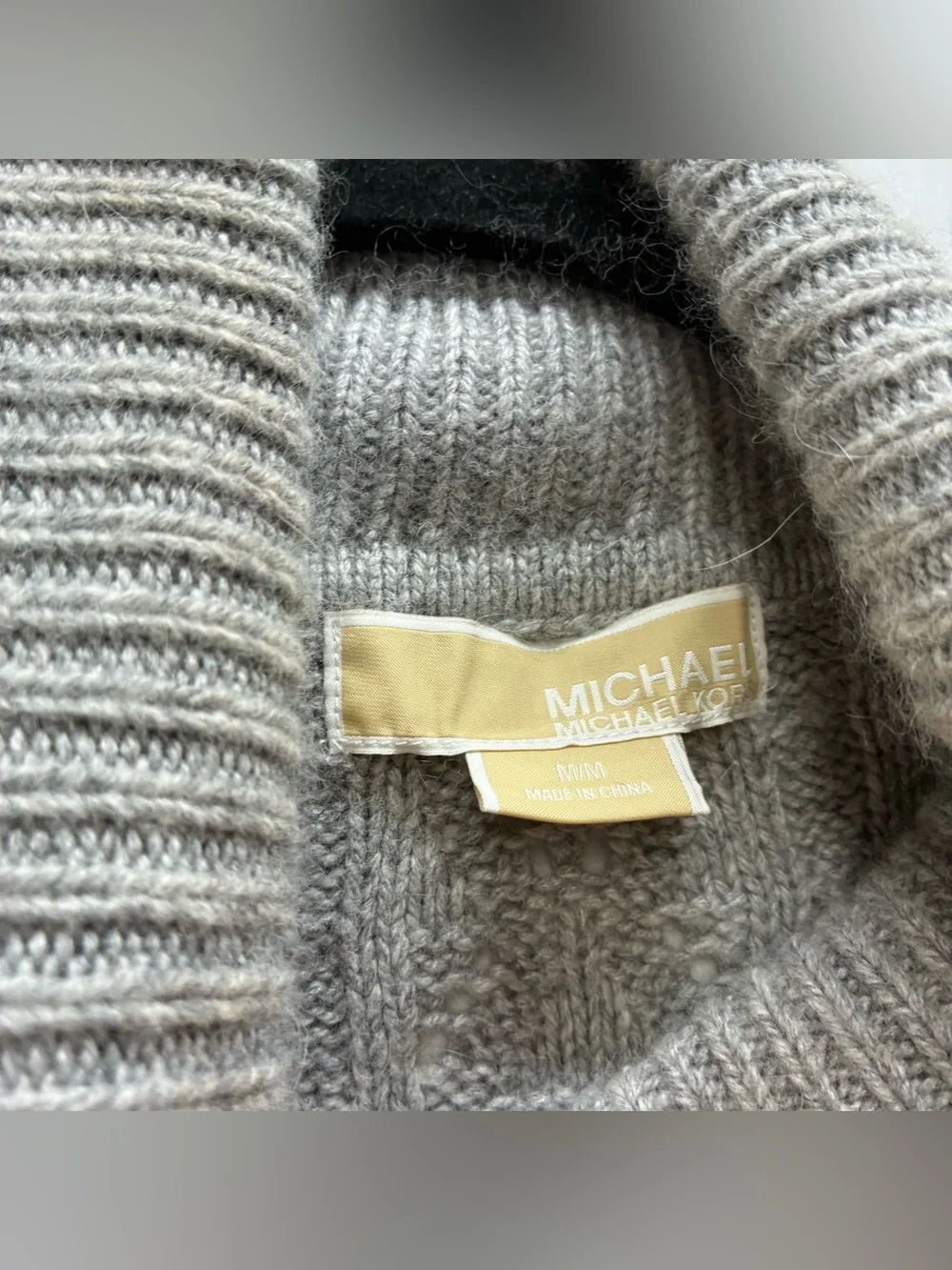 Michael Kors Medium Gray Knit Short Sleeve Turtleneck Sweater Top Shirt Angora